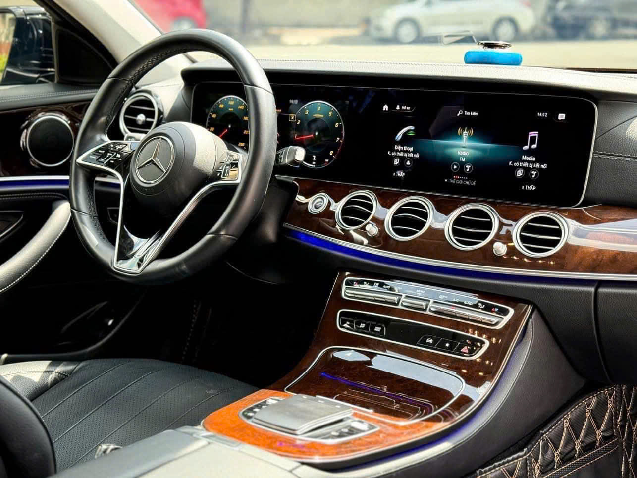 mercedes E200