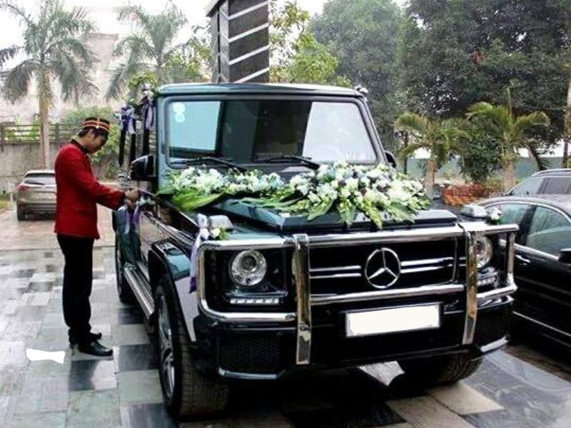 Đám cưới sang trọng hơn khi thuê xe hoa Mercedes G63